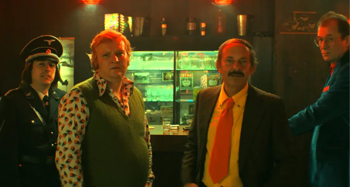 Hlavní hrdinové filmu Okupace (2021).