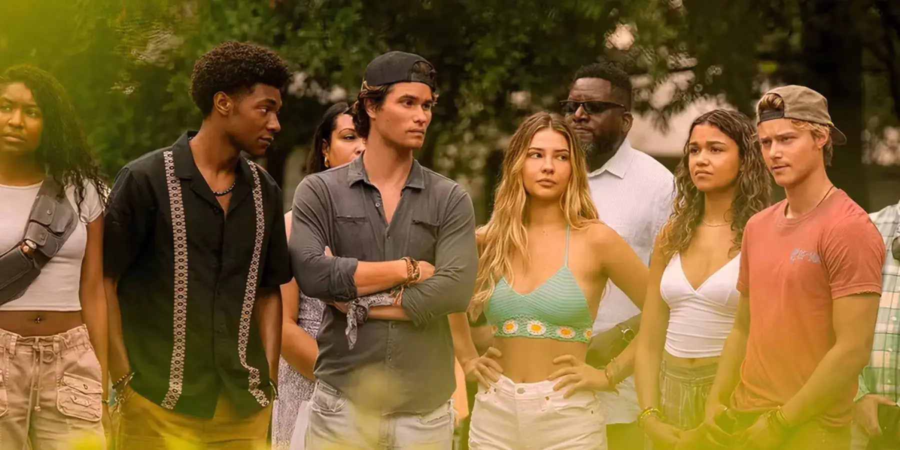 Hlavní hrdinové páté řady seriálu Outer Banks